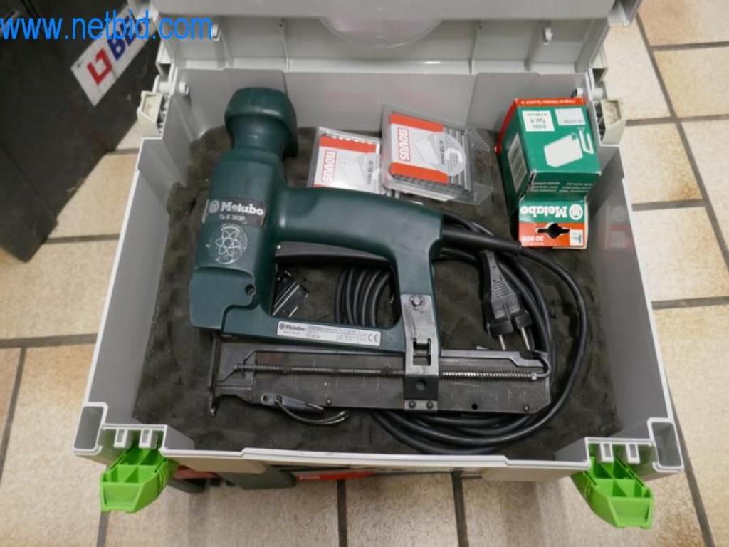 Maquinaria, existencias y materiales de montaje de una empresa de tejados-4