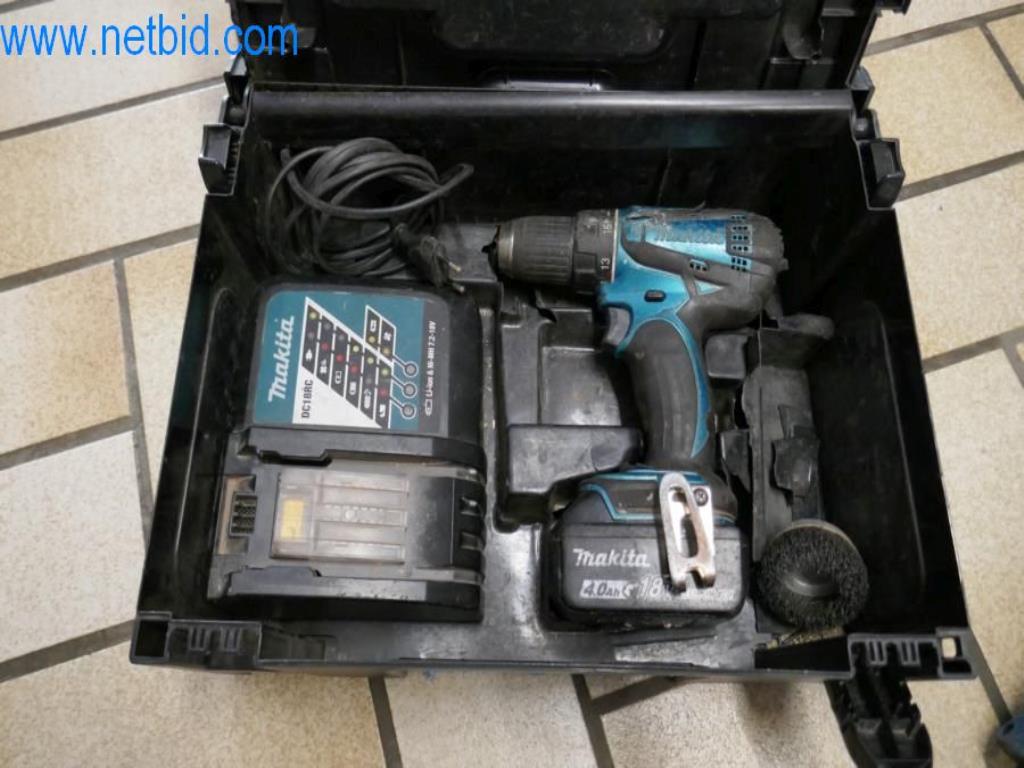 Stroje, zásoby a montážní materiál pokrývačské firmy-2