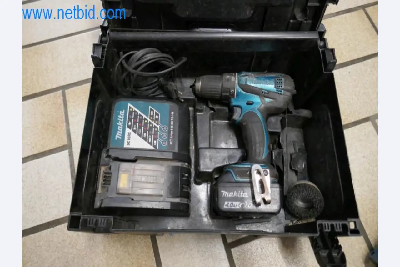 Maschinen, Warenvorräte und Montagematerial einer Dackdeckerei-2