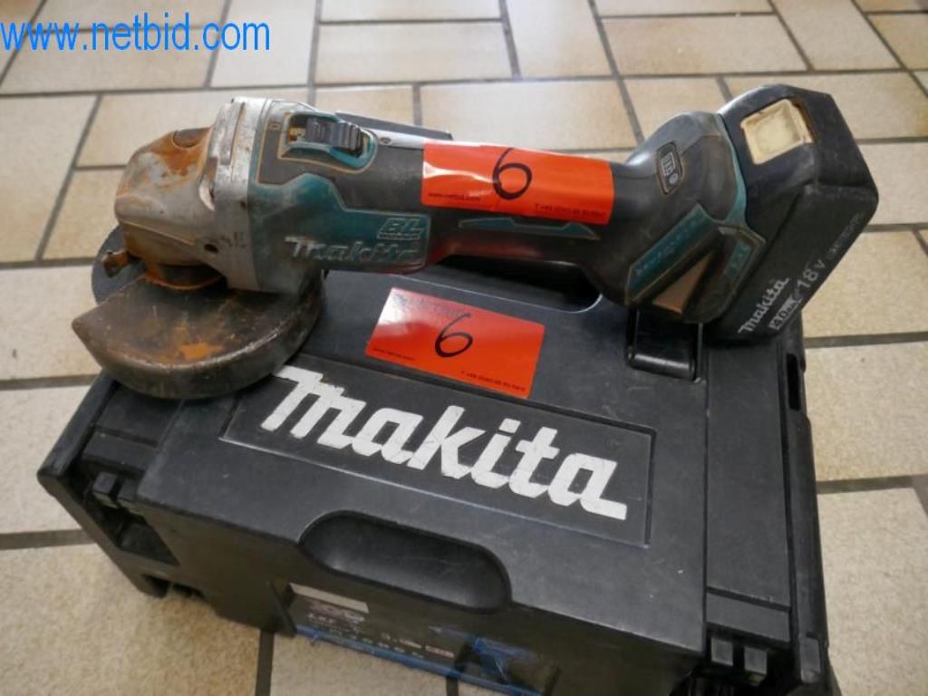 Stroje, zásoby a montážní materiál pokrývačské firmy-3