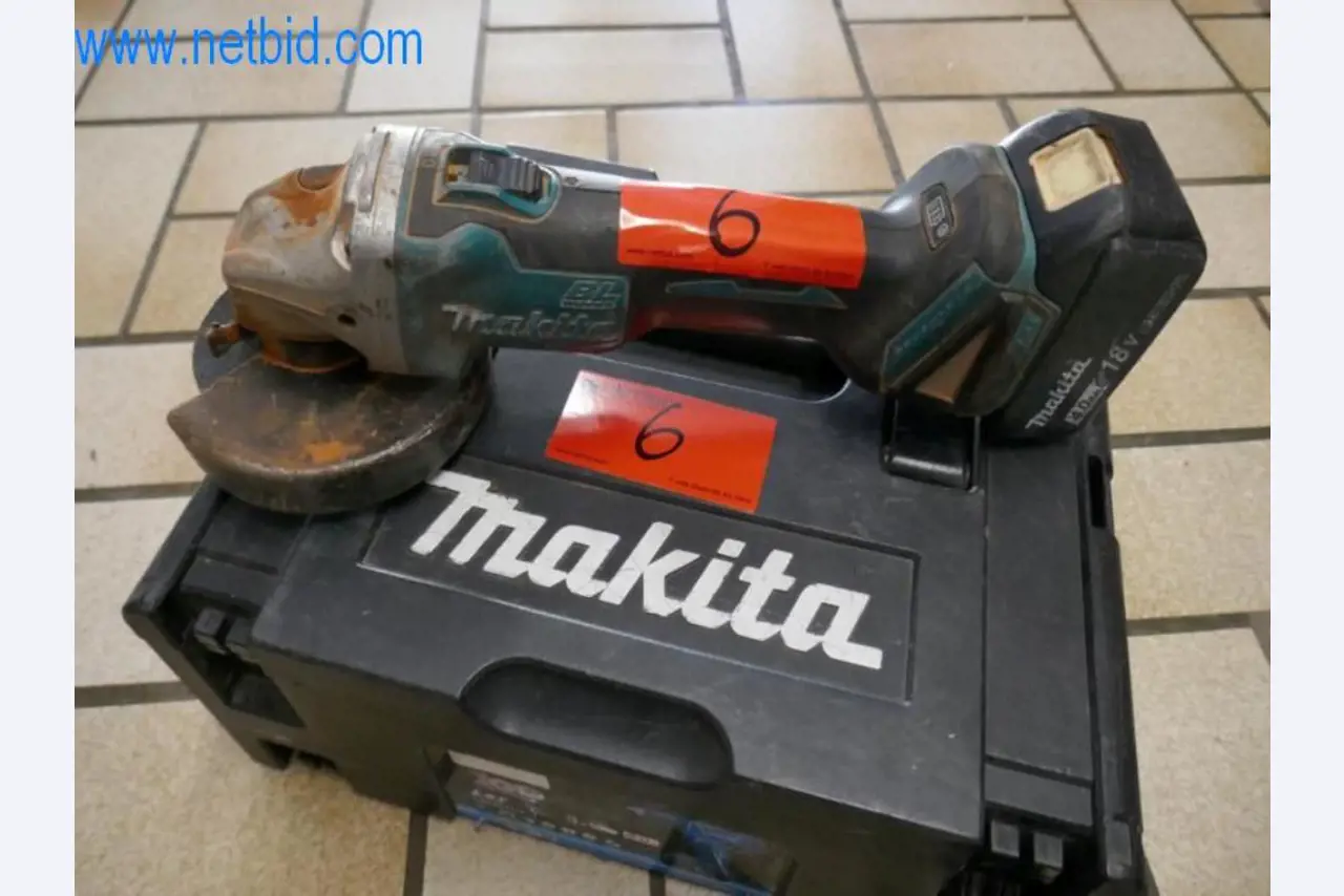 Maschinen, Warenvorräte und Montagematerial einer Dackdeckerei-3