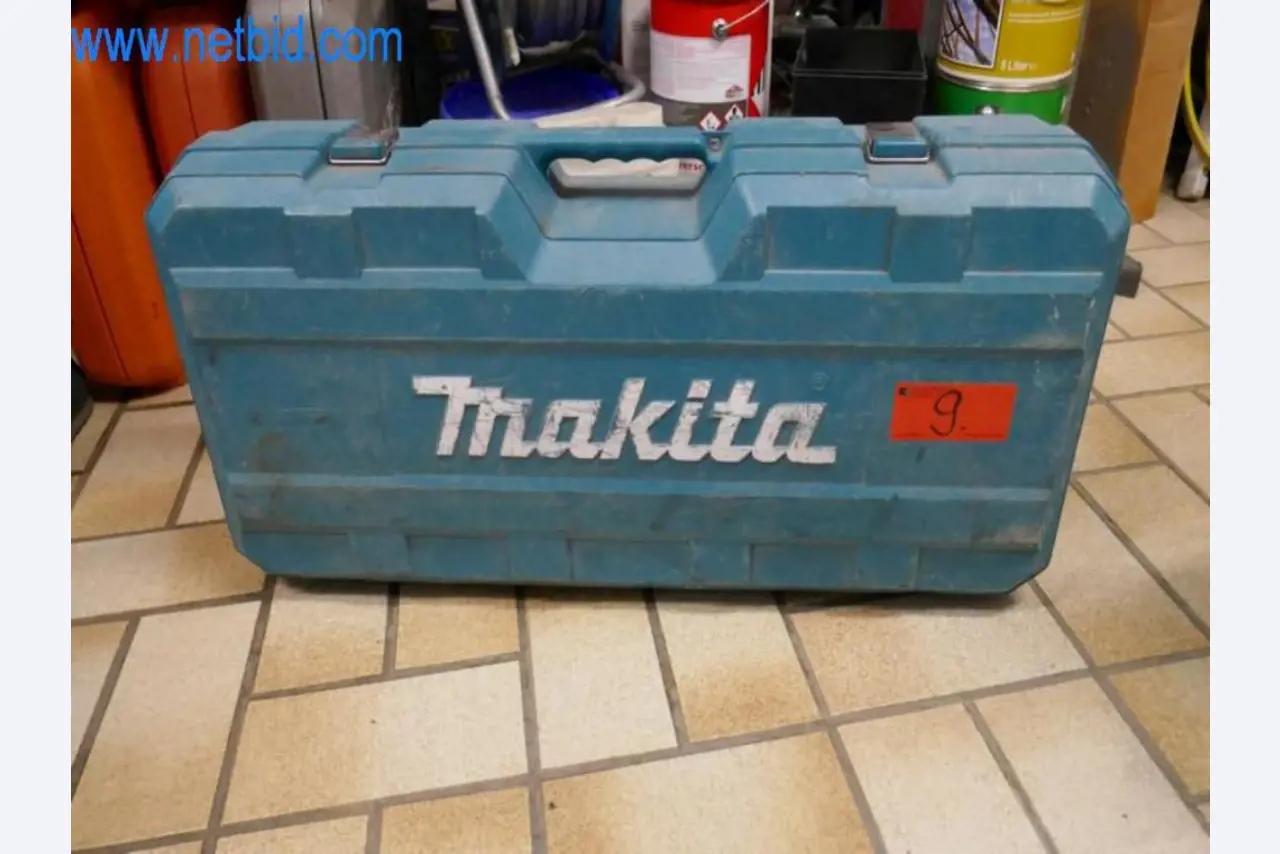 Stroje, zásoby a montážní materiál pokrývačské firmy-3