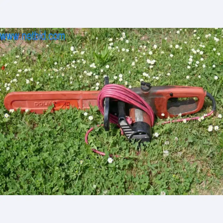 Stroje, zásoby a montážní materiál pokrývačské firmy-3