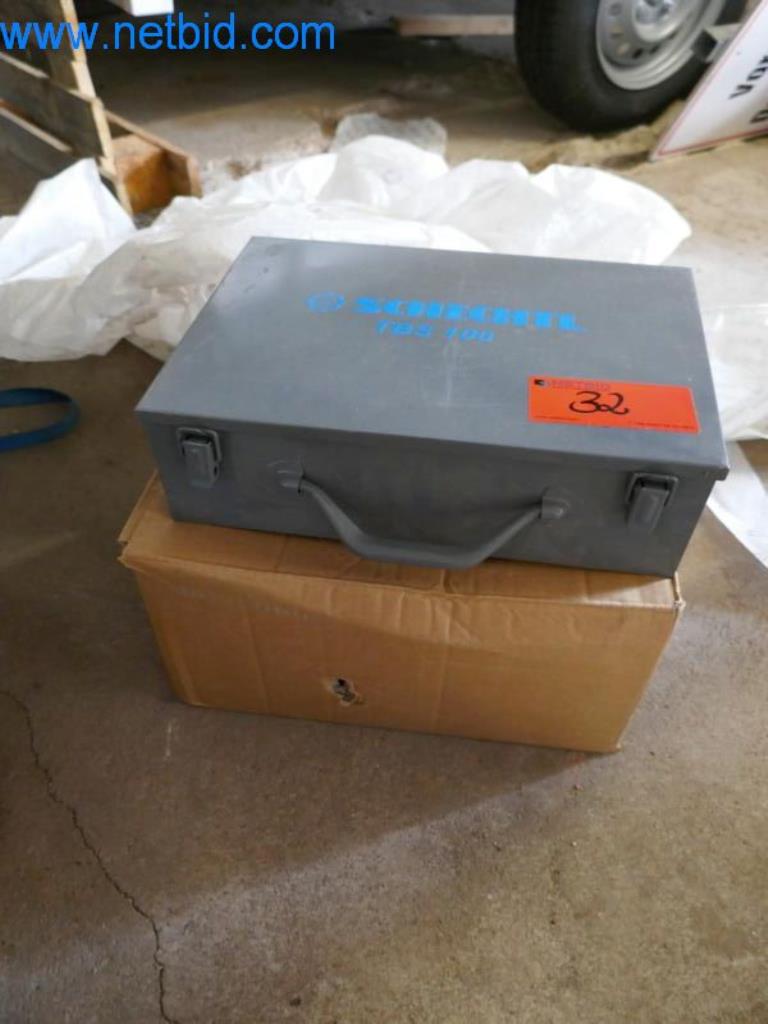 Maquinaria, existencias y materiales de montaje de una empresa de tejados-6