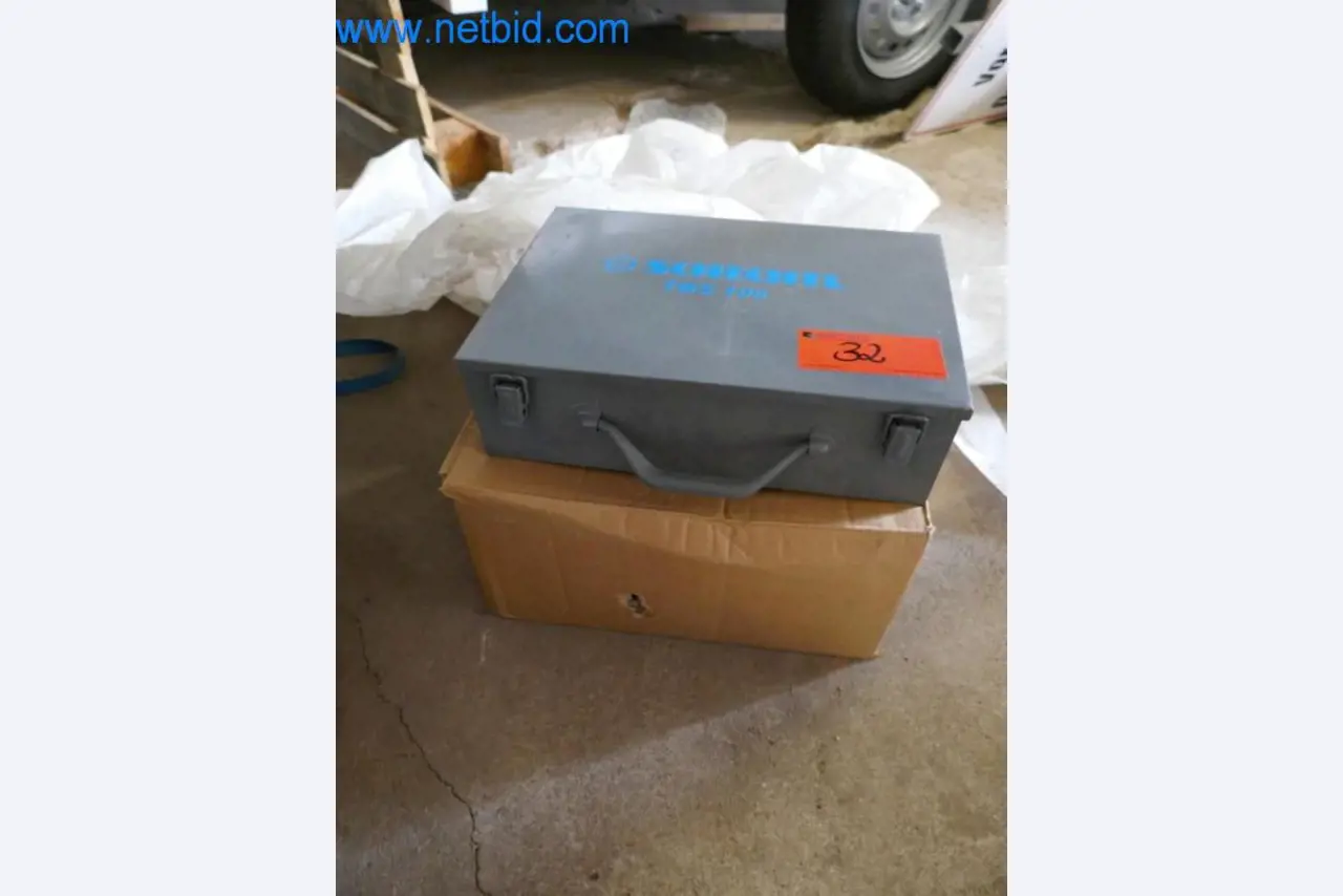 Maschinen, Warenvorräte und Montagematerial einer Dackdeckerei-6