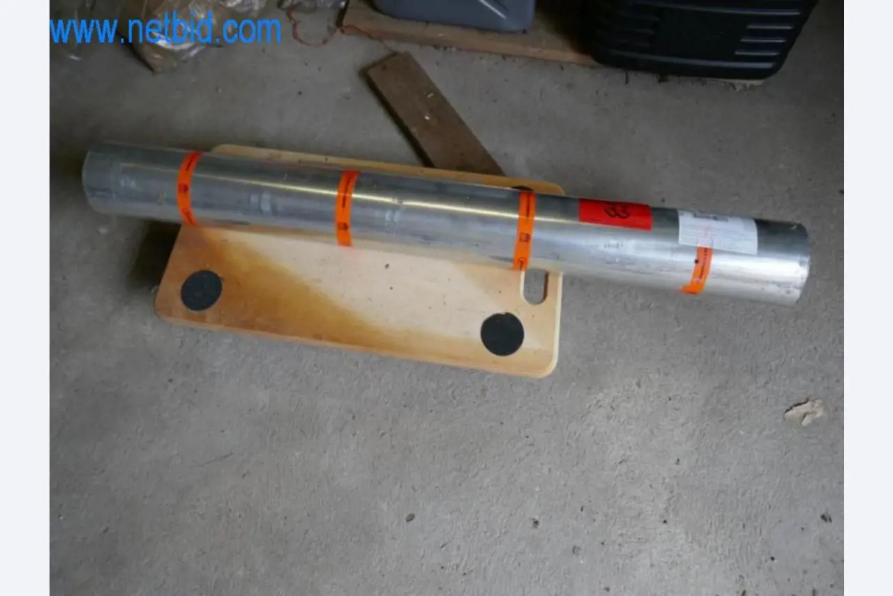 Stroje, zásoby a montážní materiál pokrývačské firmy-2