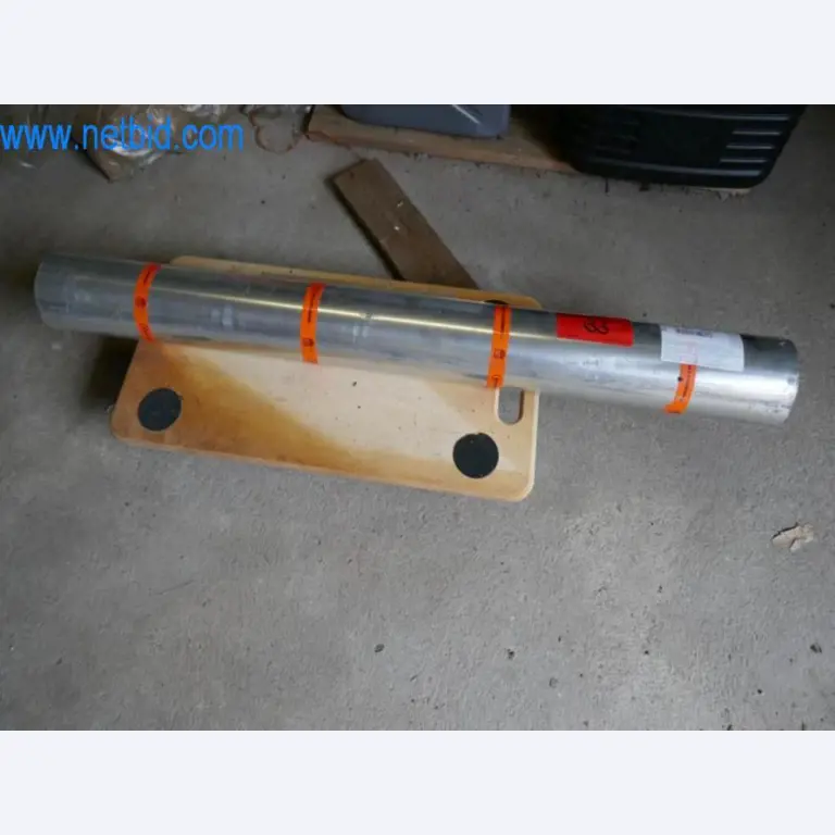 Stroje, zásoby a montážní materiál pokrývačské firmy-2