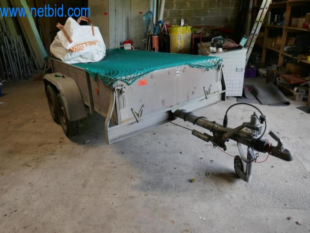 Stroje, zásoby a montážní materiál pokrývačské firmy-1