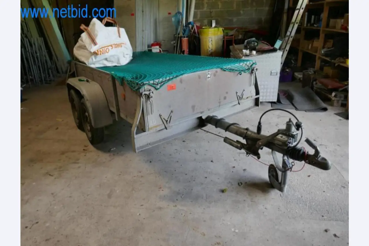 Maschinen, Warenvorräte und Montagematerial einer Dackdeckerei-1