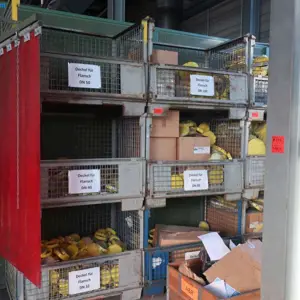 1 Posten Box pallets