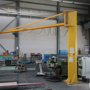 Column-mounted slewing crane