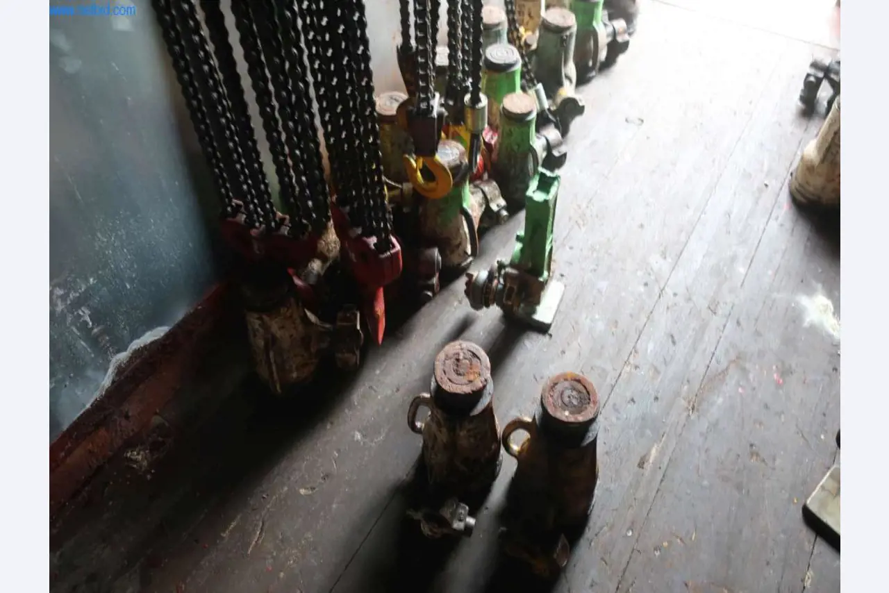 Maschinen und Anlagen der Pella Sietas GmbH-10