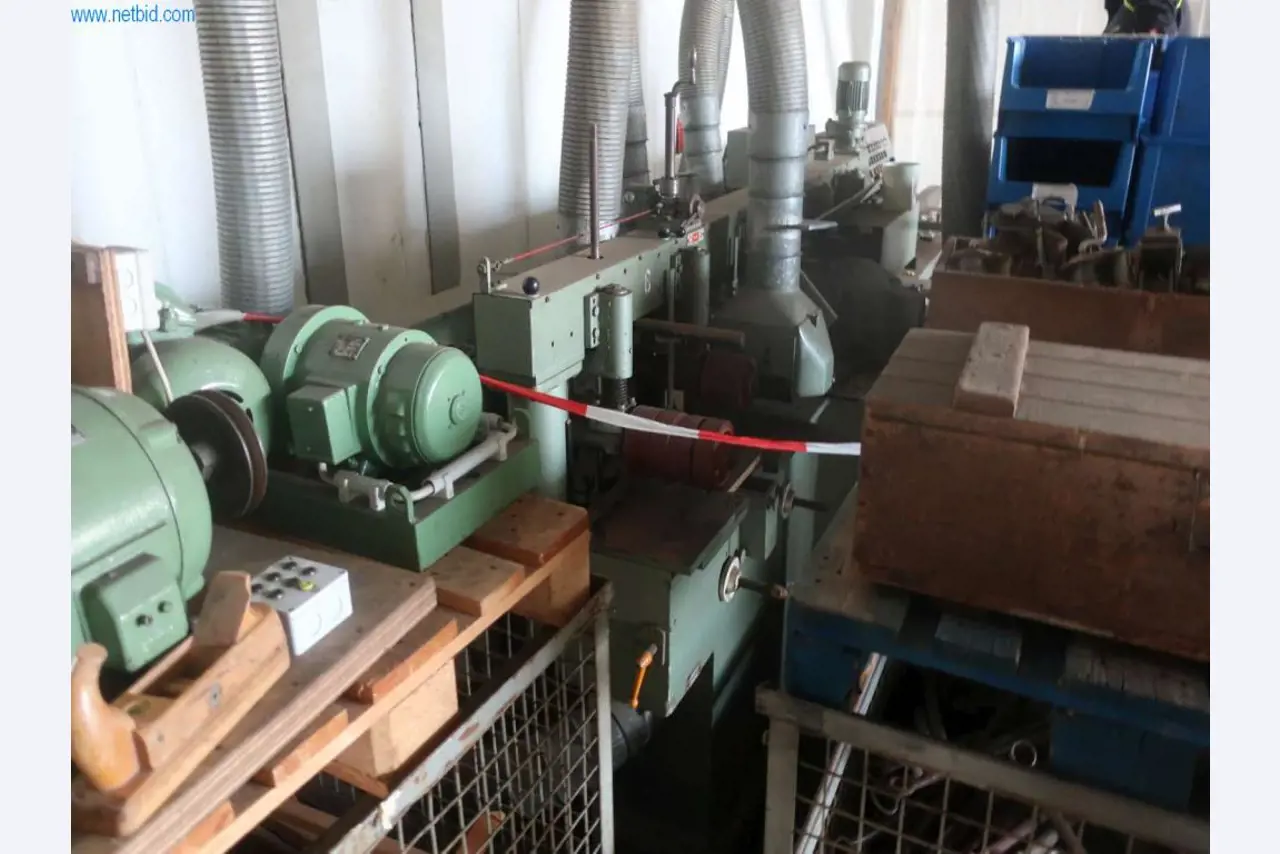 Máquinas e sistemas da Pella Sietas GmbH-1