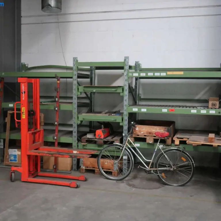 2 Heavy duty storage racks