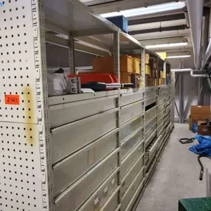 ca. 5 lfm. Storage racks