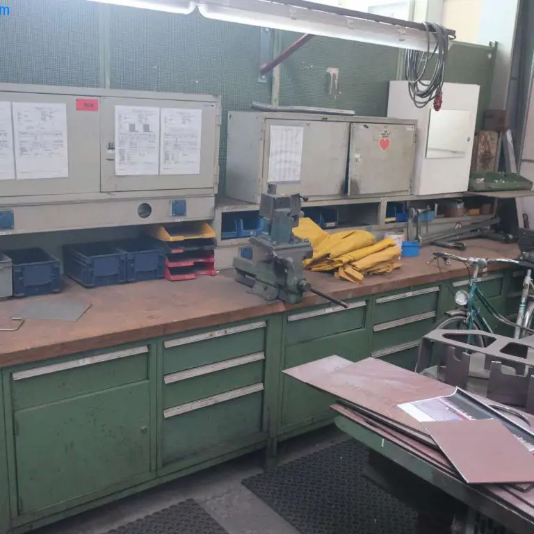 3 Workbenches