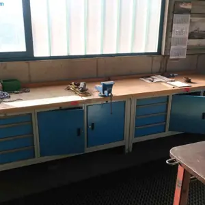 2 Workbenches