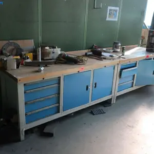 2 Workbenches