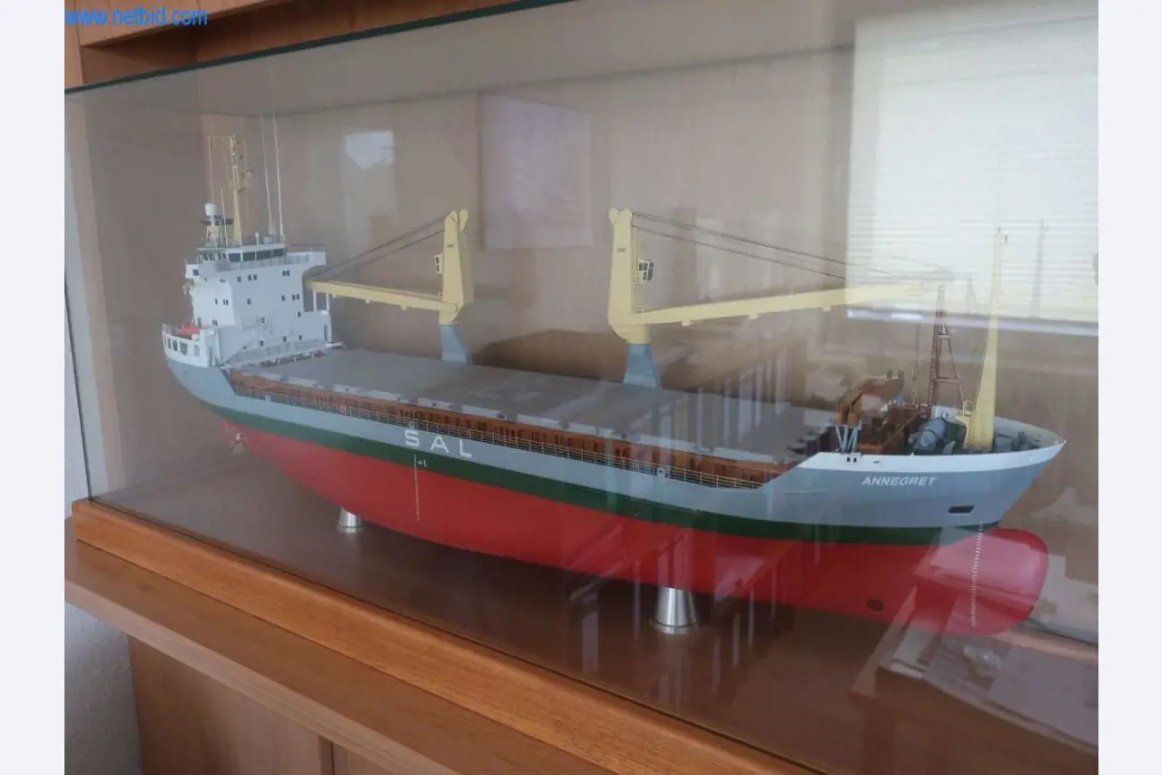 Máquinas y sistemas de Pella Sietas GmbH-1