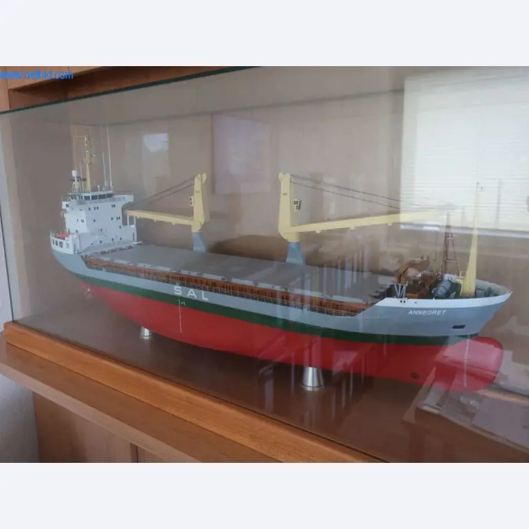 Máquinas y sistemas de Pella Sietas GmbH-1