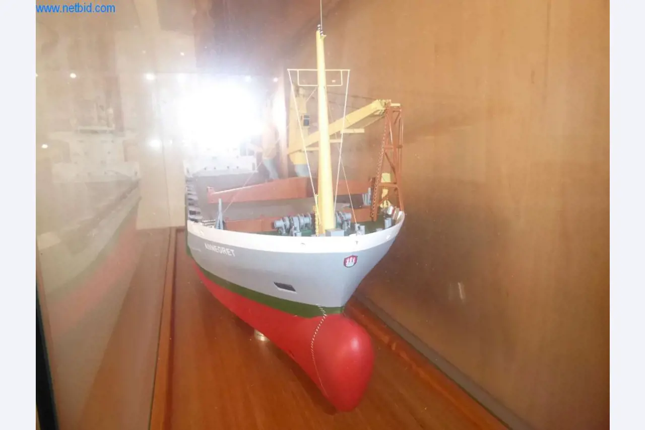 Máquinas y sistemas de Pella Sietas GmbH-4