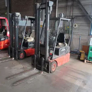 Electric forklift