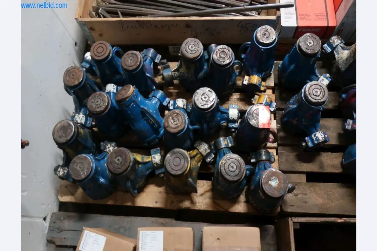 Machinery and equipment of Pella Sietas GmbH-1