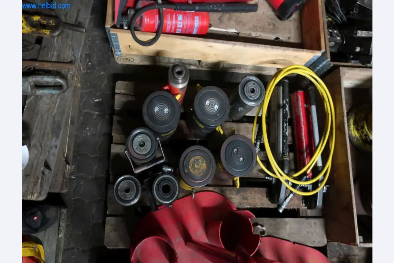 Stroje a systémy od společnosti Pella Sietas GmbH-1