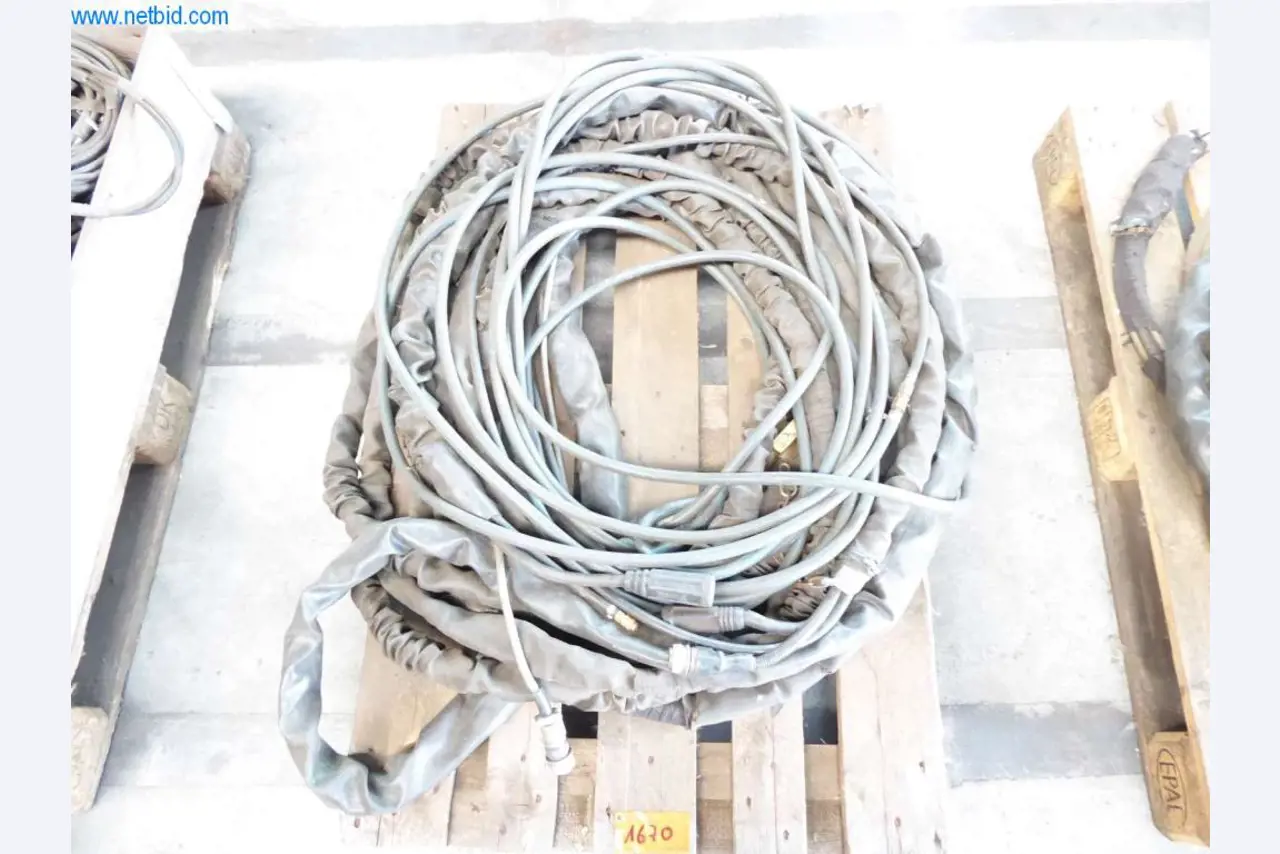 Stroji in sistemi podjetja Pella Sietas GmbH-1