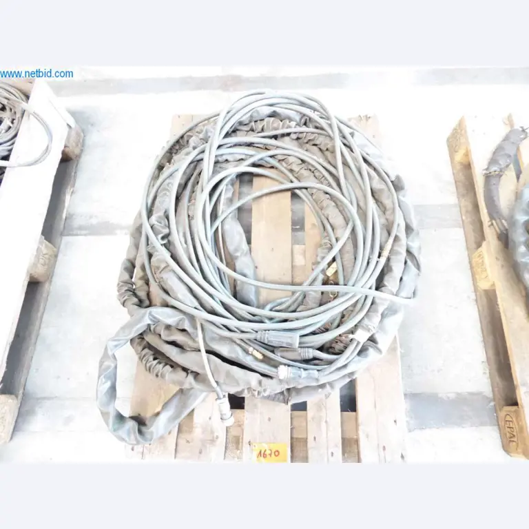 Stroji in sistemi podjetja Pella Sietas GmbH-1