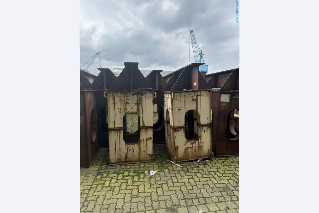 Máquinas e sistemas da Pella Sietas GmbH-1