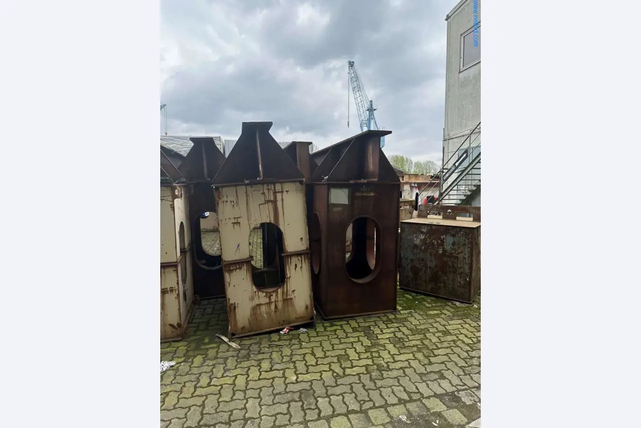 Máquinas e sistemas da Pella Sietas GmbH-1