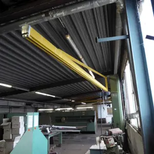 Column-mounted slewing crane Demag