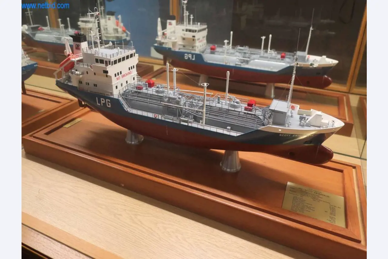 Máquinas y sistemas de Pella Sietas GmbH-1