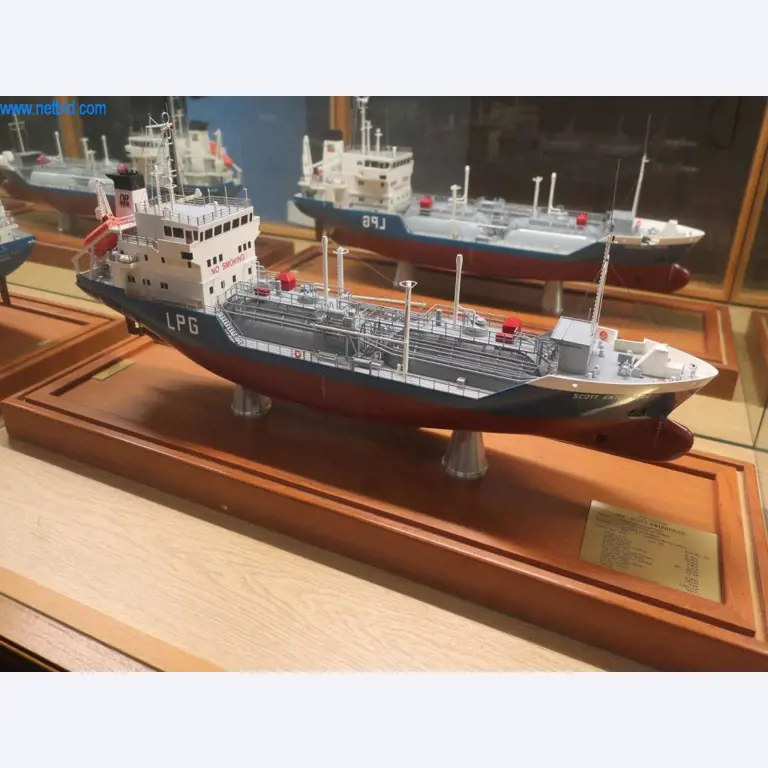 Máquinas y sistemas de Pella Sietas GmbH-1