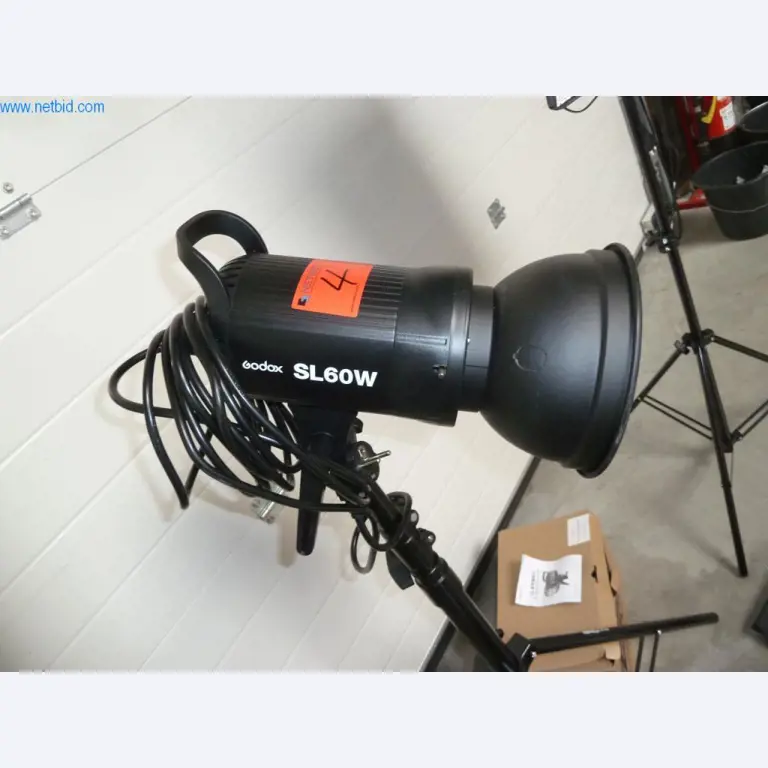 Poslovna in pisarniška oprema, zaloge-3