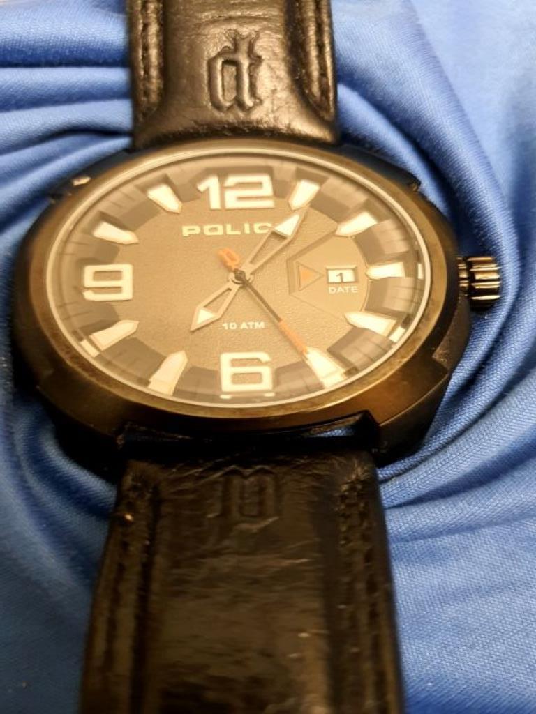 Vários relógios de pulso-2