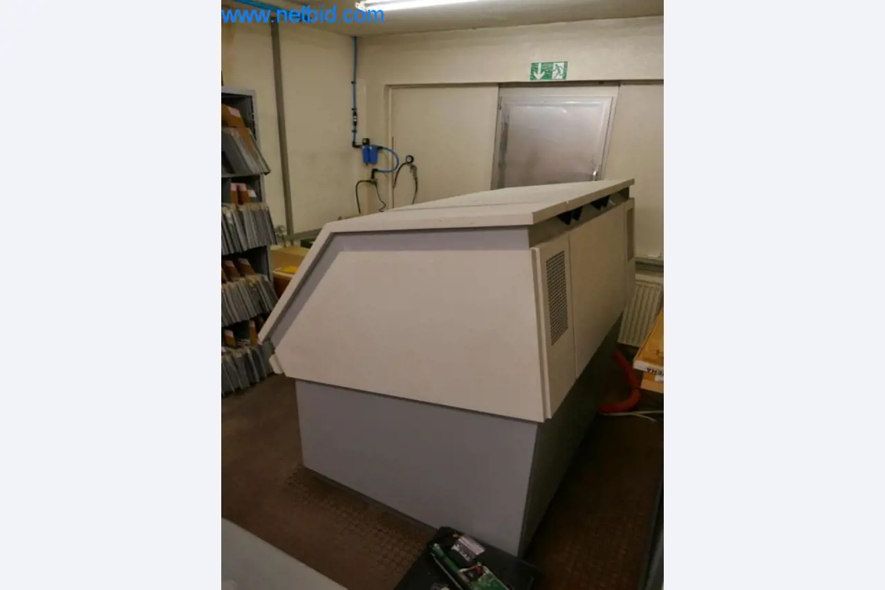 Stroje pro výrobu desek s plošnými spoji-4