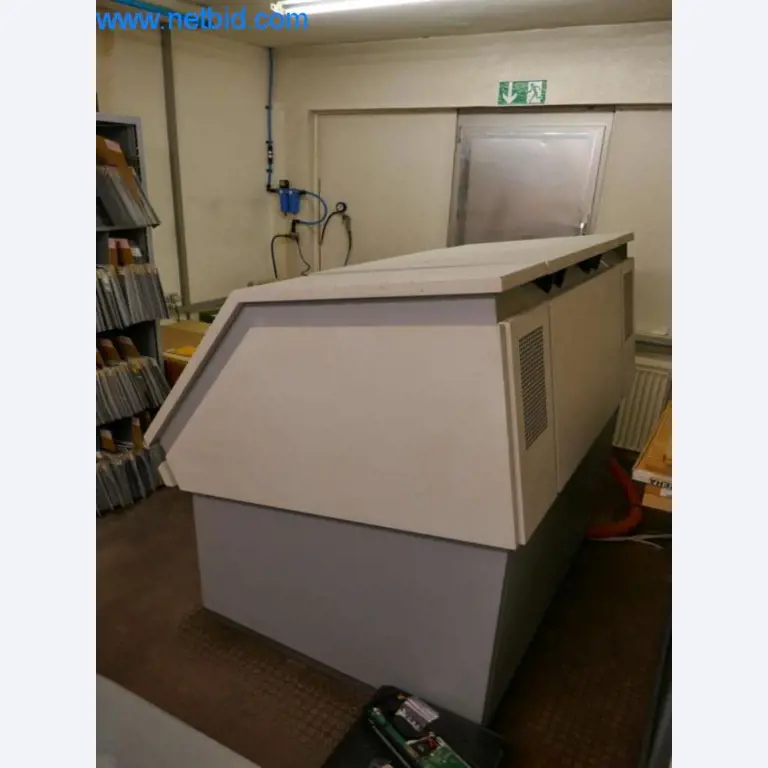 Stroje pro výrobu desek s plošnými spoji-4