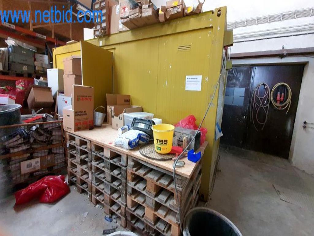 Operating and office equipment of a plasterer and painters shop-1