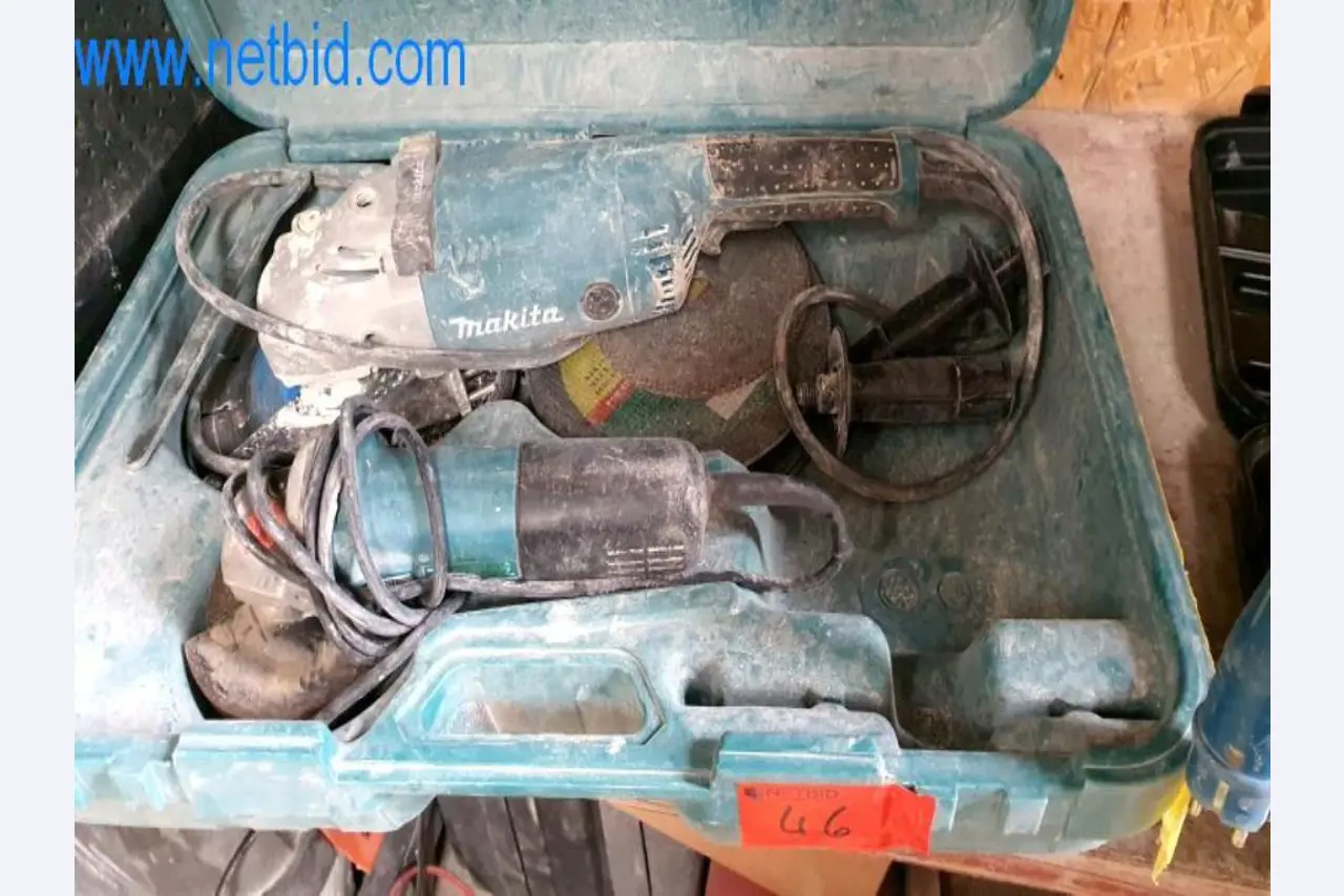 Operating and office equipment of a plasterer and painters shop-1