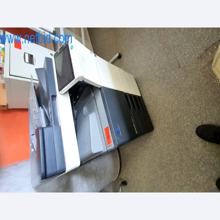 Operating and office equipment of a plasterer and painters shop-1