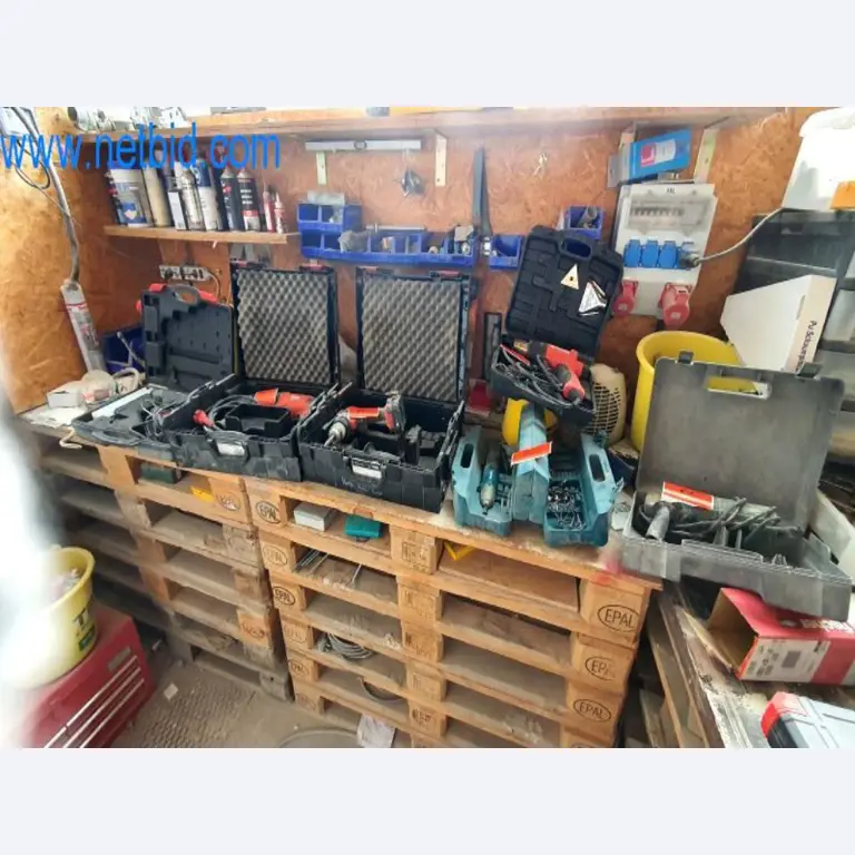 Operating and office equipment of a plasterer and painters shop-1
