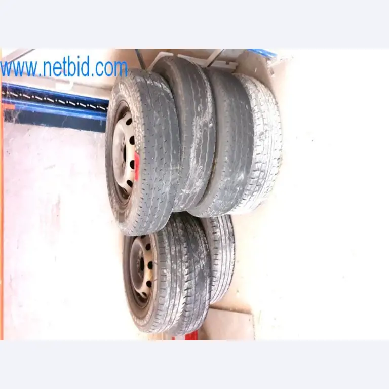 Operating and office equipment of a plasterer and painters shop-1