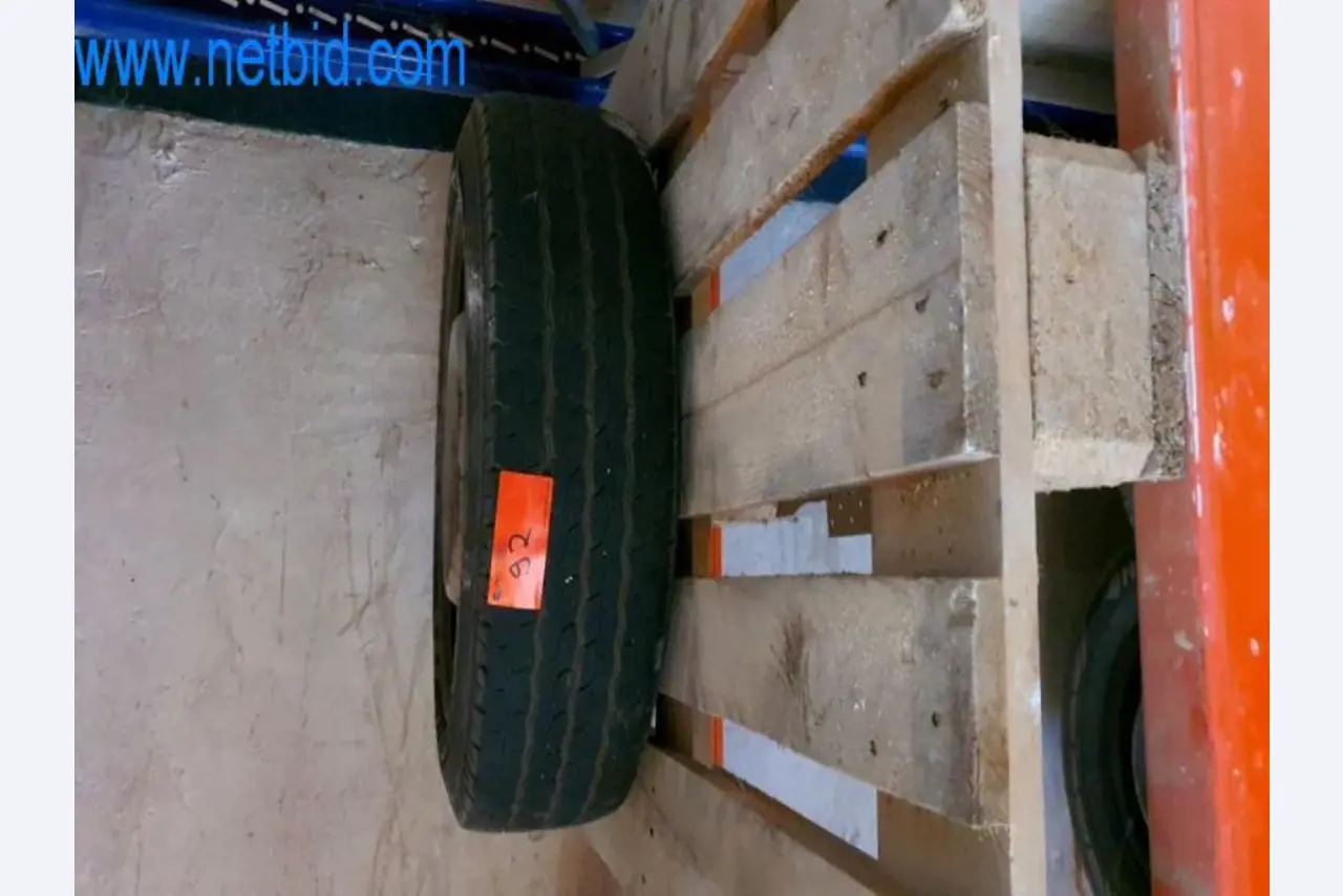 Operating and office equipment of a plasterer and painters shop-2