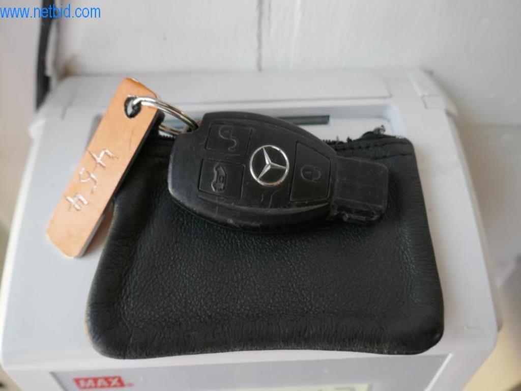 Stroji za izdelavo oken in kovinskih konstrukcij, izdelavo fasad-23