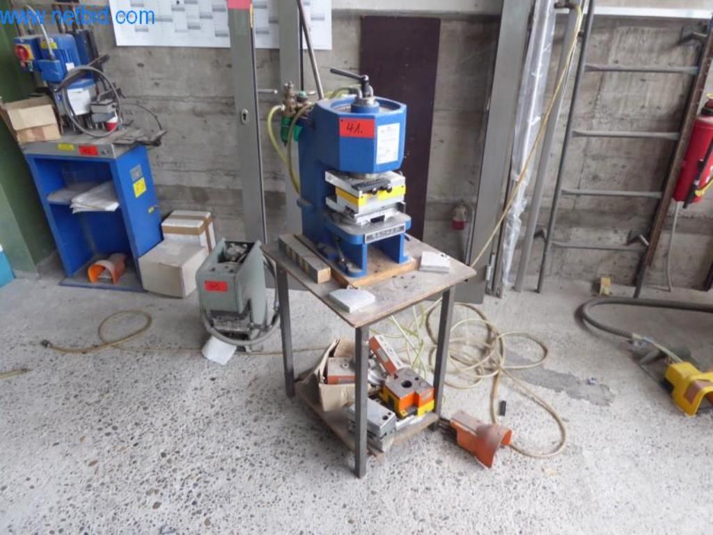 Stroje na výrobu oken a kovových konstrukcí, fasádní konstrukce-1