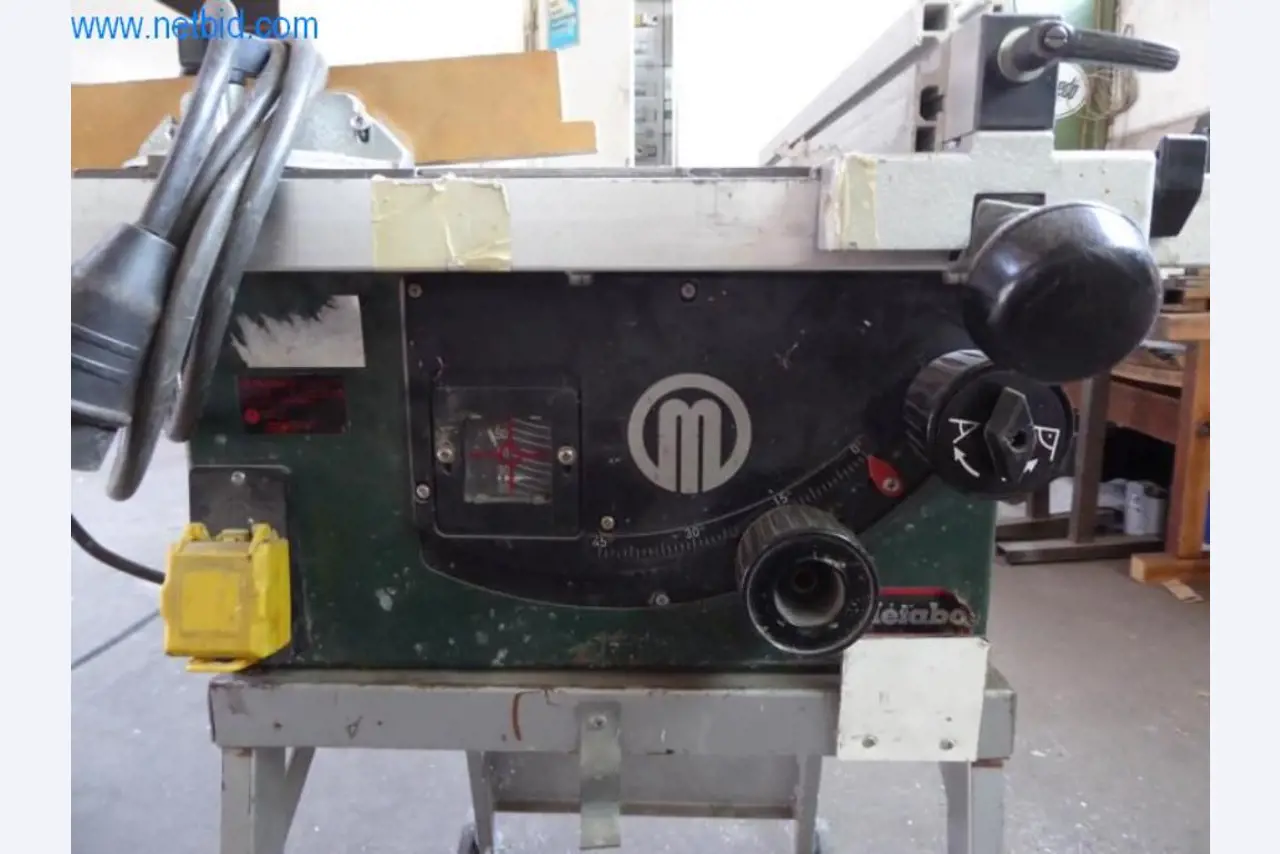 Maschinen aus dem Bereich Fenster- und Metallbau, Fassadenbau-2