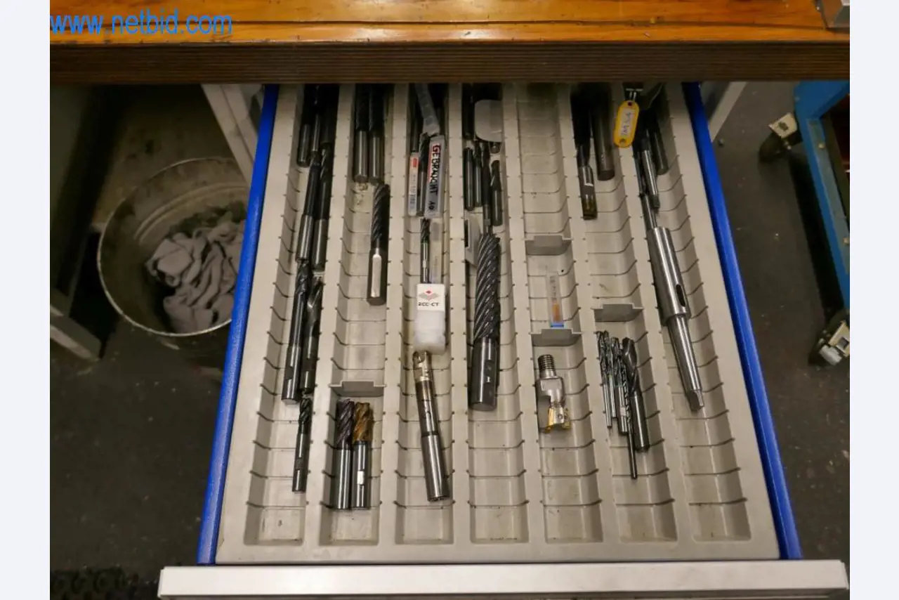 Machines du secteur de la construction mécanique-11