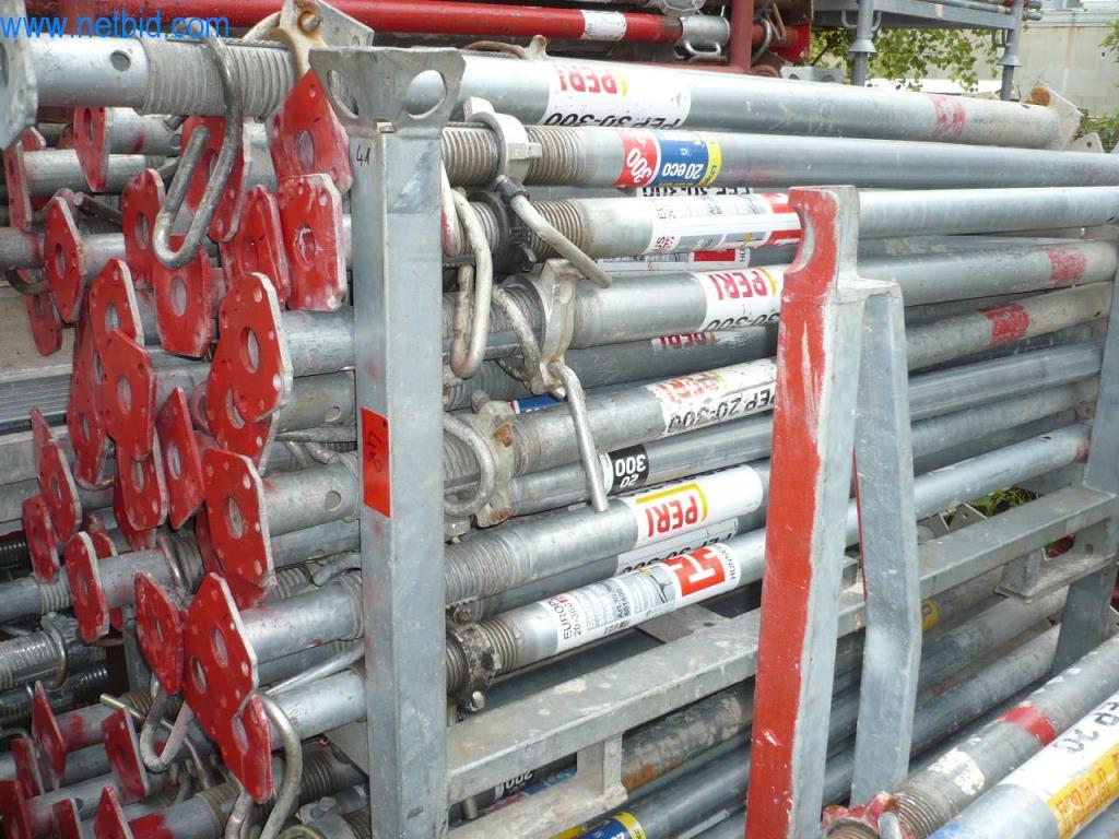 Equipamiento empresarial y vehículos de una empresa de construcción para la construcción de edificios, paneles de yeso y andamios-1